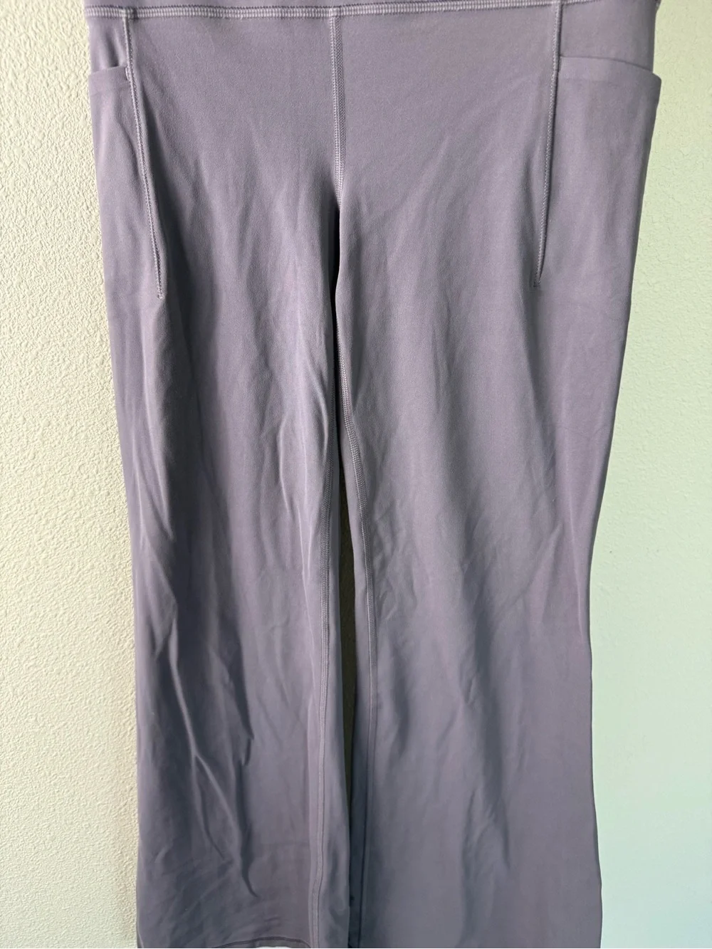 Athleta Salutation Stash Pocket Flare Pant Dusk Violet Casual Women’s Medium P